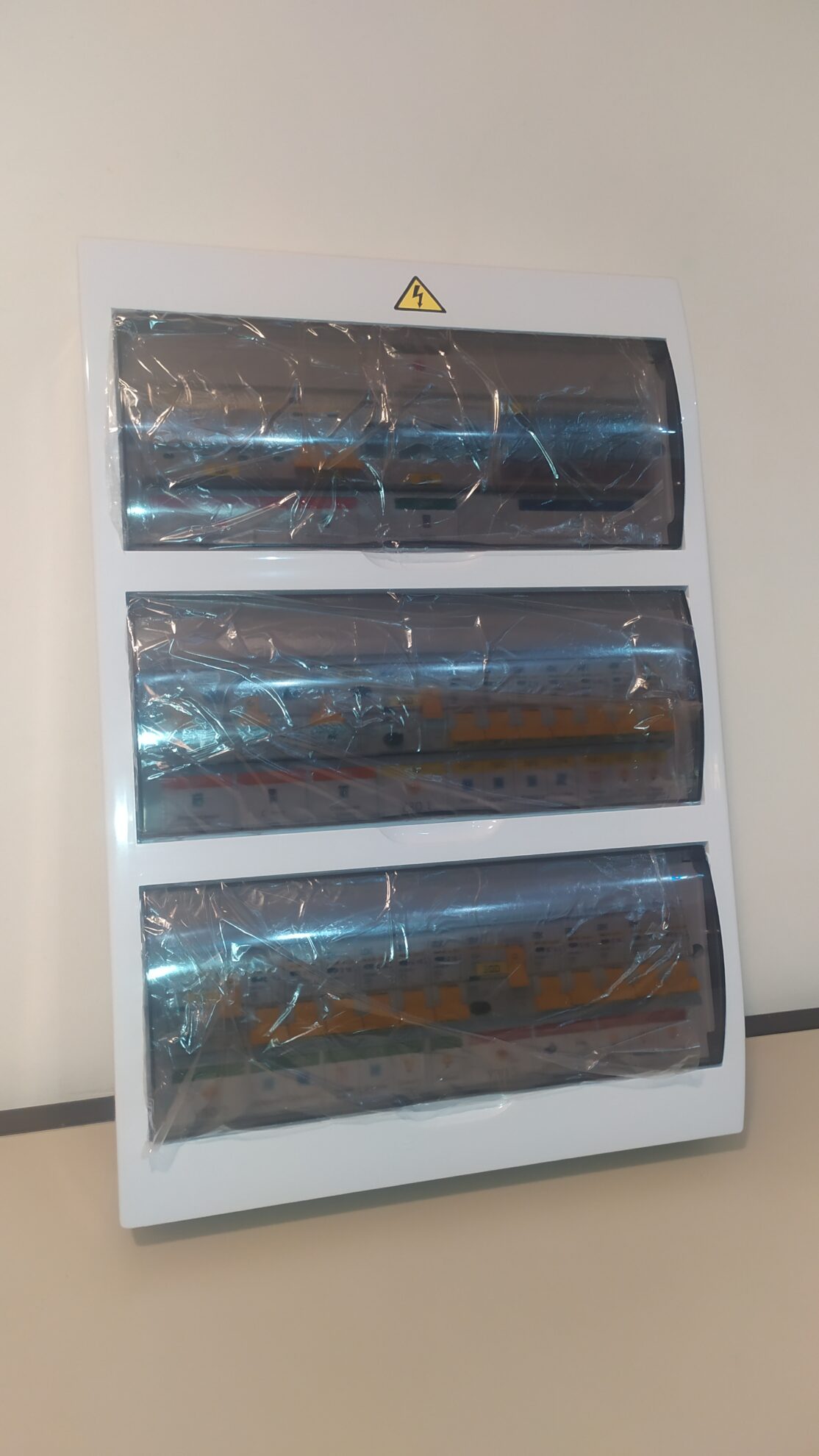 Щит в сборе навесной 45 модулей 3Ф 25А 15кВт с ручным переключением на резервный ввод арт. 2g47cwxa — изображение 4